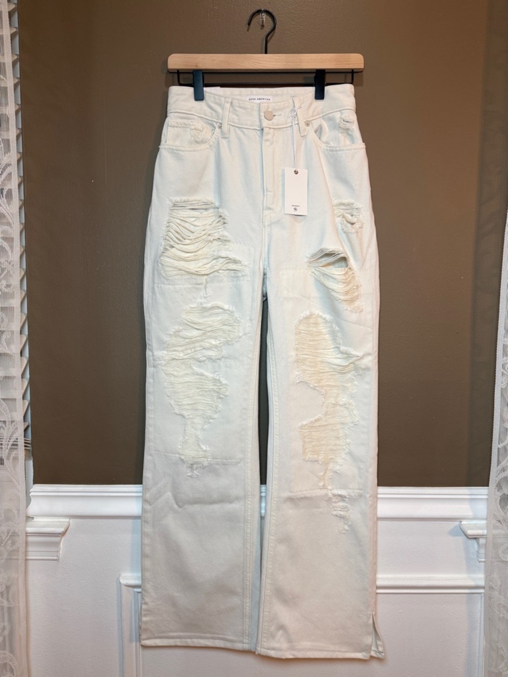 Good American Khloe Jeans White Distressed Flare 2/26 NWT- Flawed - Picture 2 of 11